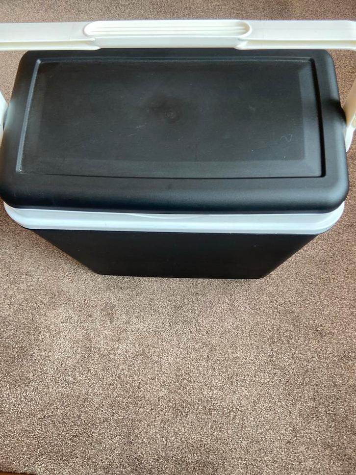 Nieuwe Koelbox - Ideaal voor onderweg!, Caravans en Kamperen, Koelboxen, Zo goed als nieuw, Koelbox, Koelelement, Ophalen