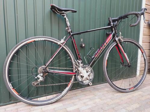 Giant defy Race, Fietsen en Brommers, Fietsen | Racefietsen, Gebruikt, Heren, Giant, Meer dan 20 versnellingen, 28 inch, Aluminium