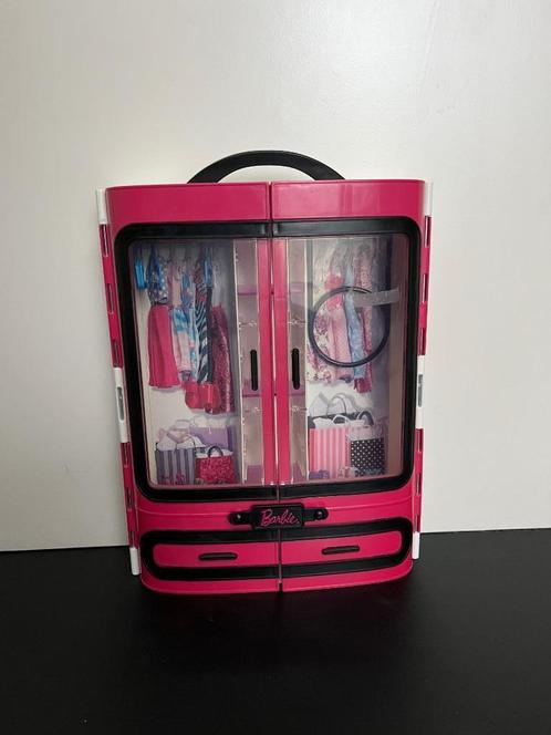 Barbie accessoires/ toebehoren/ spullen: Kledingkast, Kinderen en Baby's, Speelgoed | Poppen, Zo goed als nieuw, Barbie, Ophalen