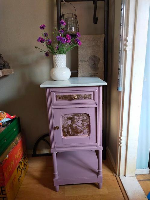 Antiek gerestyled nachtkastje met marmeren blad, Antiek en Kunst, Antiek | Meubels | Kasten, Ophalen
