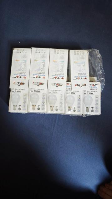 9 nieuwe LED-lampen – warm wit licht (E14, 4W = 30W) beschikbaar voor biedingen