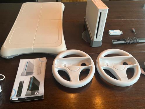 Wii Nintendo met spellen en accessoires, Spelcomputers en Games, Spelcomputers | Nintendo Wii, Gebruikt, Met 2 controllers, Ophalen of Verzenden