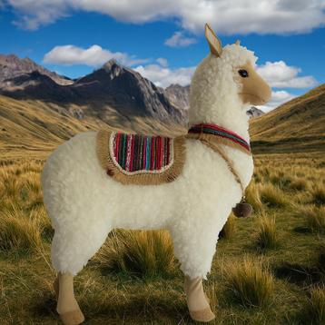 Decoratieve knuffel lama met bel en kleedje - 42x15x51 cm beschikbaar voor biedingen