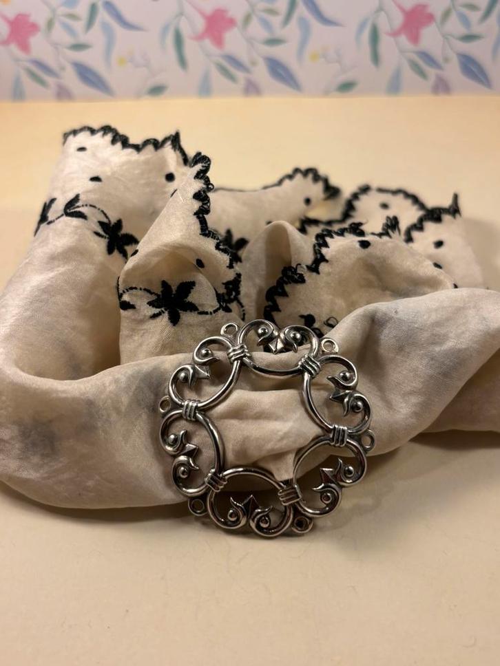 Zilveren broche/ sjaalklem, Sieraden, Tassen en Uiterlijk, Broches, Zo goed als nieuw, Zilver, Zilver, 4 tot 7 cm, Ophalen of Verzenden