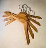 Vijf houten kinder kledinghangers, Kinderen en Baby's, Kinderkamer | Inrichting en Decoratie, Ophalen of Verzenden