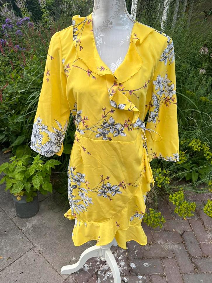 Gele wikkel zomerjurk XL Vero Moda, Kleding | Dames, Jurken, Zo goed als nieuw, Maat 46/48 (XL) of groter, Geel, Boven de knie