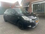 Peugeot 208 1.0 VTI 50KW/68PK 3-D 2013 Zwart, Auto's, Voorwielaandrijving, Euro 5, Zwart, USB