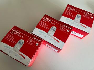 3x Honeywell evohome HR92 Radiator Zone Kit - Nieuw beschikbaar voor biedingen