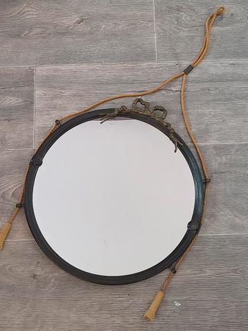 Antieke spiegel, Ø 37cm beschikbaar voor biedingen