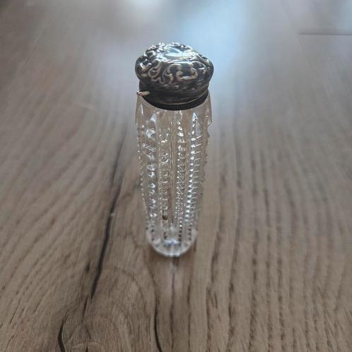 Antiek Parfumflesje met Zilveren Dop, Antiek en Kunst, Antiek | Woonaccessoires, Ophalen of Verzenden