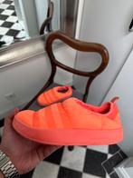 Adidas Puffylette – oranje slip-on sneakers – unisex maat 40, Ophalen of Verzenden, Zo goed als nieuw, Overige kleuren