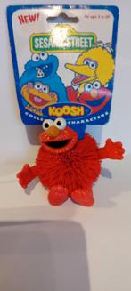 Vintage Koosh Elmo Sesamstraat Figuur - Nieuw op Kaart!, Ophalen of Verzenden, Nieuw, Hardplasticfiguren