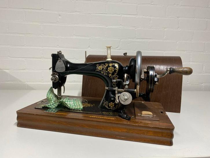 Antieke Naaimachine - Eerste Klas, Antiek en Kunst, Antiek | Naaimachines, Ophalen