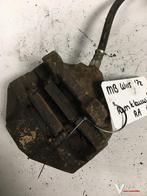 Mercedes w115 1972 Remklauw Rechtsachter