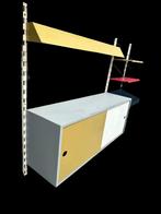 PILASTRO WALLSYSTEM BY TJERK REIJENGA, Ophalen, 100 tot 150 cm, 150 tot 200 cm, Metaal