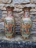 Chinese baluster vazen porselein twee stuks groot 60 cm, Antiek en Kunst, Ophalen