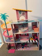 LOL Surprise poppenhuis met auto, camper en meer, Kinderen en Baby's, Speelgoed | Poppenhuizen, Ophalen, Zo goed als nieuw