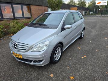 Mercedes-Benz B-klasse 170 airco boekjes nap beschikbaar voor biedingen