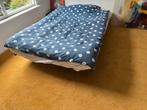 Bed. 120 breed, Ophalen, Zwart, Zo goed als nieuw, Twijfelaar
