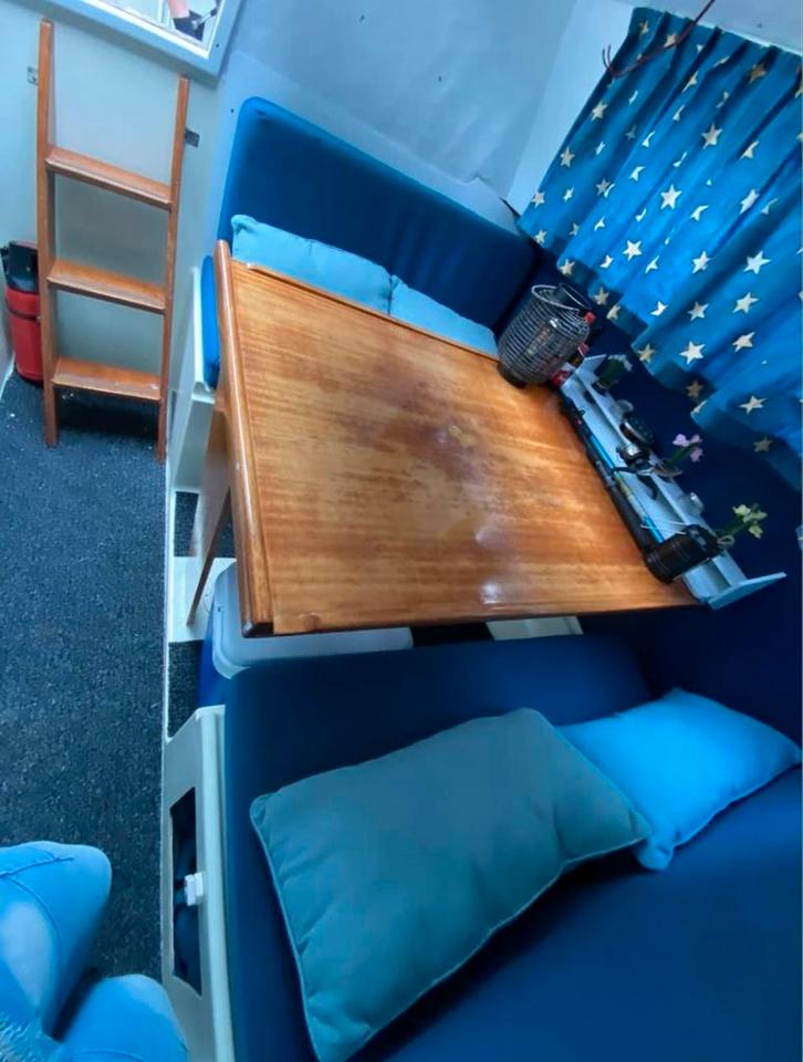 Boot en trailer met stalling, Watersport en Boten, Kajuitzeilboten en Zeiljachten, Gebruikt, Tourjacht of Cruiser, Polyester, 6 tot 9 meter