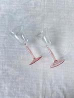 2x wijn/borrelglaasjes vintage met roze voet, Antiek en Kunst, Antiek | Glas en Kristal, Ophalen of Verzenden