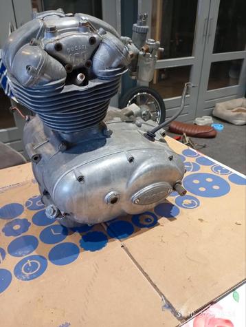 Zeldzame Ducati junior motorblok 160 cc en meer onderdelen  beschikbaar voor biedingen