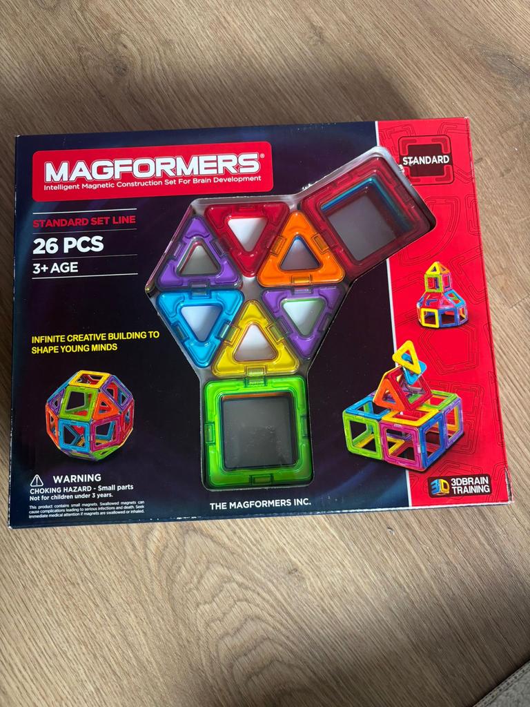 Magformers - driehoeken & vierkanten - 26 delig, Kinderen en Baby's, Speelgoed | Bouwstenen, Ophalen of Verzenden, Zo goed als nieuw
