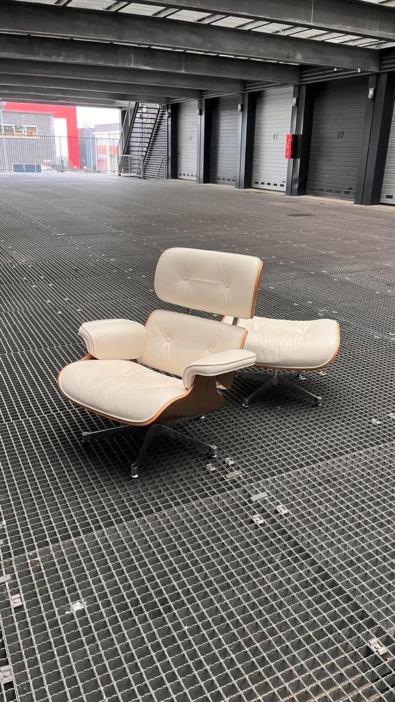 Eames replica lounge stoel ottoman rundleer palisander hout, Huis en Inrichting, Fauteuils, Zo goed als nieuw, Hout, 50 tot 75 cm