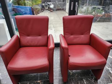 Eetkamer stoelen op wieltjes (4) beschikbaar voor biedingen