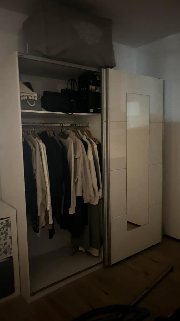 Witte Kledingkast Karwei met Spiegel - 180x205 cm, Huis en Inrichting, Kasten | Kledingkasten, Gebruikt, 200 cm of meer, 150 tot 200 cm