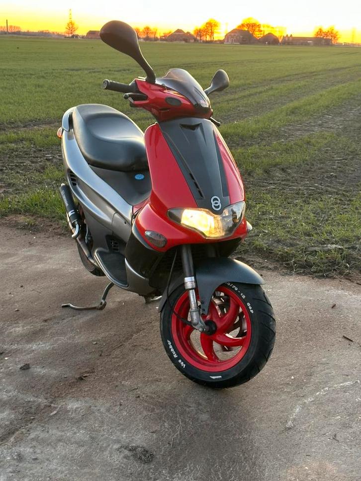 Gilera runner onderdelen, Fietsen en Brommers, Scooters | Yamaha, Gebruikt, Overige modellen, Maximaal 45 km/u, Tweetakt, Ophalen