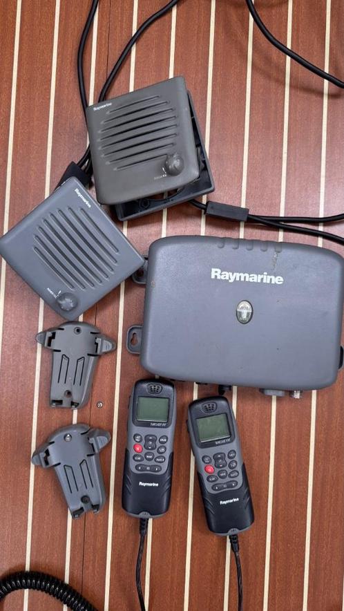 Raymarine 240e marifoon, Watersport en Boten, Navigatiemiddelen en Scheepselektronica, Gebruikt, Communicatie, Ophalen