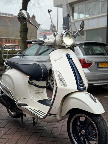 Vespa Primavera brom 45km/h club yacht special edition beschikbaar voor biedingen