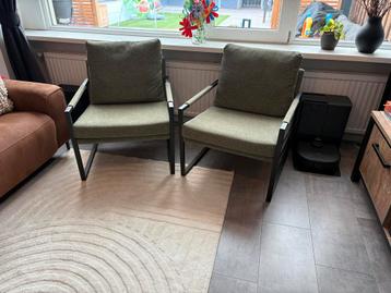 2 moderne fauteuils Milan Leen Bakker – Op te halen beschikbaar voor biedingen