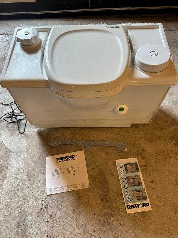 Thetford Cassette Toilet (15L / 20L), Caravans en Kamperen, Camper-accessoires, Gebruikt, Ophalen