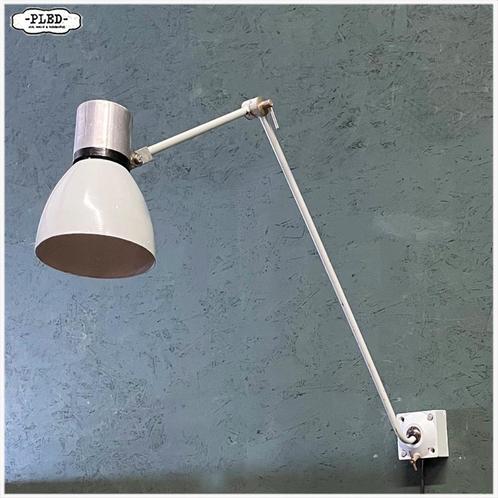 Twee armige industriële wandlamp - Tsjechie - nieuw snoer, Huis en Inrichting, Lampen | Wandlampen, Gebruikt, Metaal, Ophalen of Verzenden