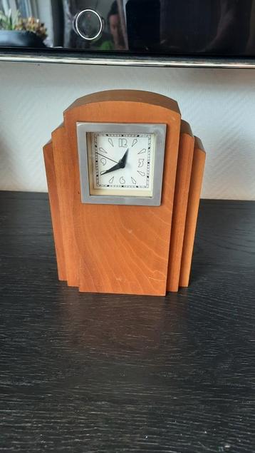 Klokje uit 1990 hou minimalistisch, lees de beschrijving beschikbaar voor biedingen