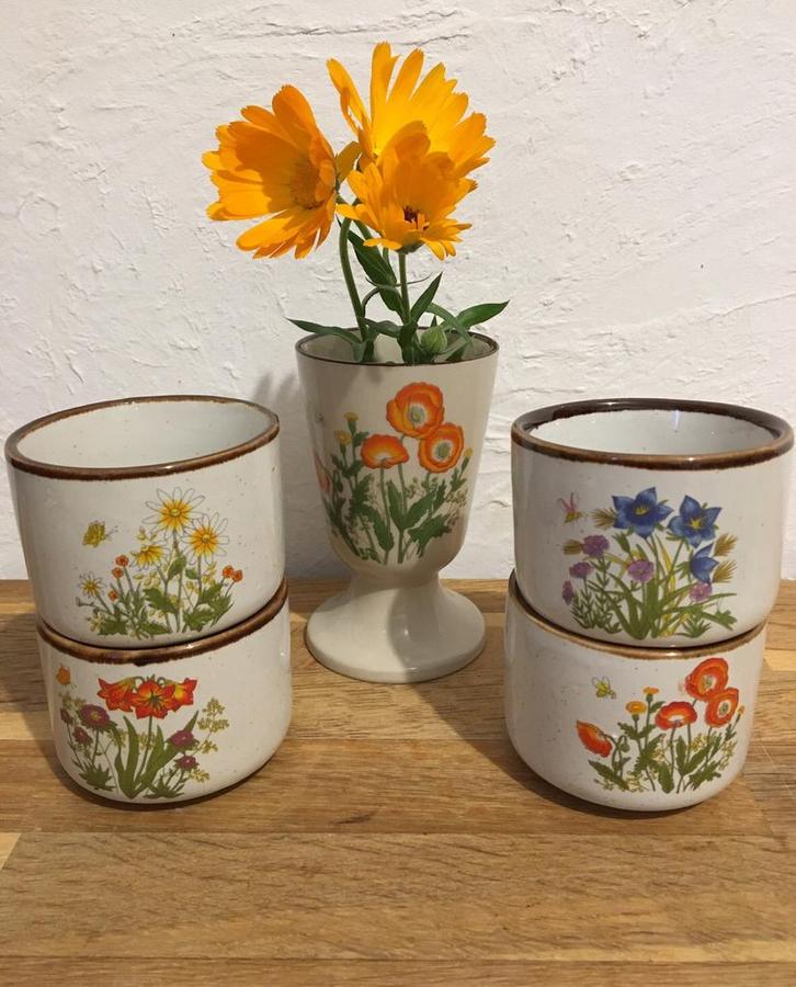 Wildflower/wilde bloemen kopjes en vaas, jaren’70/‘80 Retro, Huis en Inrichting, Keuken | Servies, Zo goed als nieuw, Kop(pen) en/of Schotel(s)