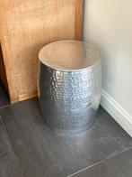 Aluminium bijzettafel / kruk – stijlvol & stevig, Huis en Inrichting, Woonaccessoires | Zuilen en Pilaren, Ophalen, Gebruikt