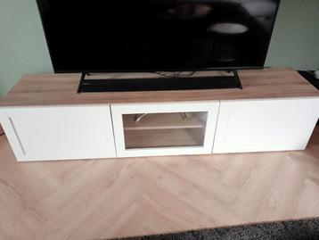 Gaaf tv meubel Besta met glazen ruitje ikea