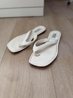 Creme slippers maat 38, Ophalen of Verzenden, Zo goed als nieuw, Beige
