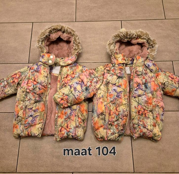 Tweeling Jassen, tussenjassen, bodywarmers maat 98/104 & 104, Kinderen en Baby's, Tweelingen en Meerlingen, Gebruikt, Kleding