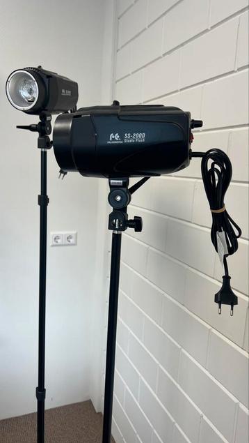 Falcon Eyes SS-200D Studio set van 2 flitsers beschikbaar voor biedingen