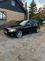 BMW 3-Serie 2.0 I 318 Touring AUT 2011 Zwart, Auto's, Automaat, Zwart, 4 cilinders, 1435 kg