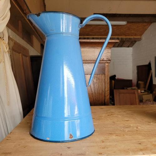 Brocante oude emaille blauwe kan waterkan vaas, Antiek en Kunst, Curiosa en Brocante, Ophalen