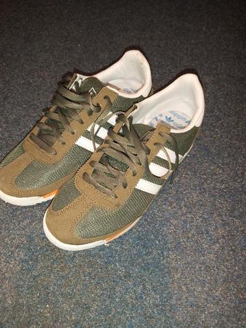 Gave Adidas sportschoenen maat  40