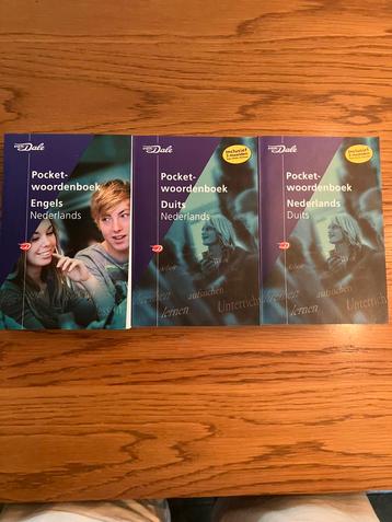 Drie woordenboeken Van Dale beschikbaar voor biedingen