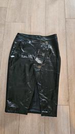 NIKKIE lak rok mt 40 - Zo goed als nieuw!, Kleding | Dames, Rokken, Maat 38/40 (M), Zwart, Ophalen of Verzenden, Zo goed als nieuw