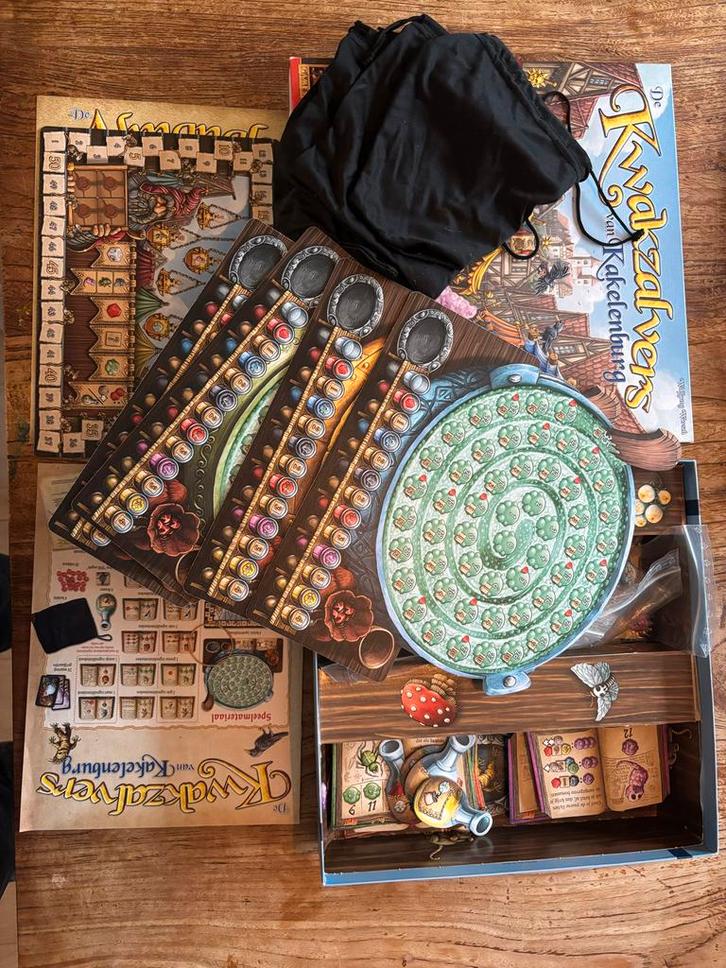 Kwakzalvers van Kakelenburg - Bordspel, Hobby en Vrije tijd, Gezelschapsspellen | Bordspellen, Zo goed als nieuw, Ophalen