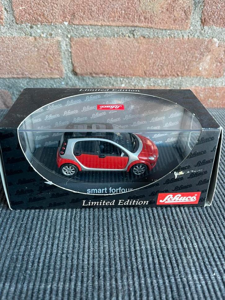 1:43 Smart fourfour, Hobby en Vrije tijd, Modelauto's | 1:43, Zo goed als nieuw, Auto, Overige merken, Ophalen of Verzenden